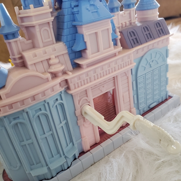 Disney Magic Kingdom Playset by Hasbro - Picture 11 of 16